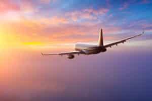 COP28 aviação quer combustíveis sustentáveis, o problema é que não há o suficiente