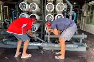 Uma Visita Transformadora Marcelo Bueno e sua família exploram a inovadora Usina Dessalinizadora de Fernando de Noronha