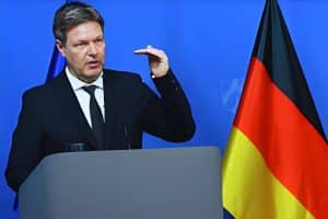 PARTIDO VERDE DA ALEMANHA PODE TER FORJADO RELATÓRIOS QUE LEVARAM O GOVERNO A TERMINAR COM A GERAÇÃO NUCLEAR DE ENERGIA