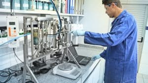 Testes avançados em laboratório garantem a precisão na separação sólido-líquido