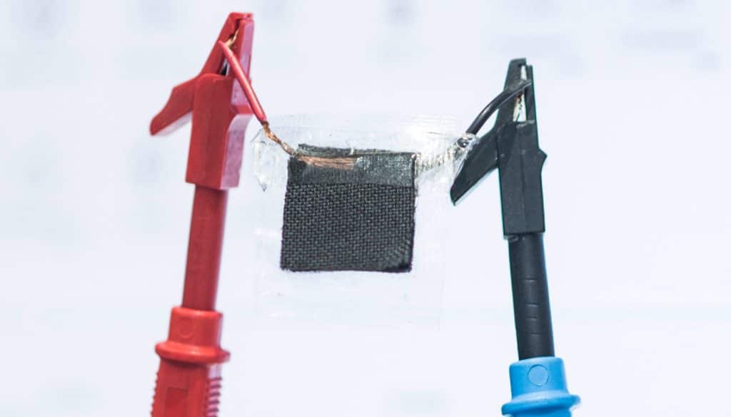 Cientistas brasileiros desenvolvem bateria de chumbo leve e flexível