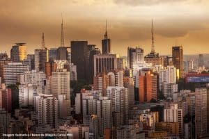 Seca histórica deixa cidades brasileiras com níveis de umidade comparáveis aos de deserto; mais de mil estão em alerta