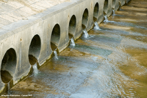 Mudanças climáticas podem aumentar exposição a vírus presentes no esgoto, alerta estudo