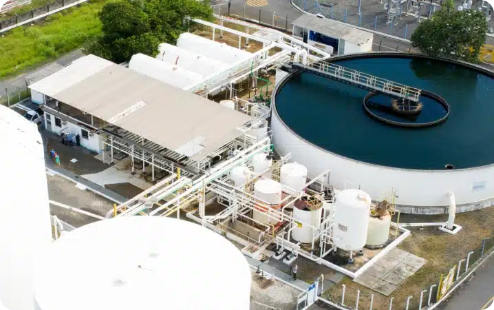 Sistema de tratamento de águas e efluentes